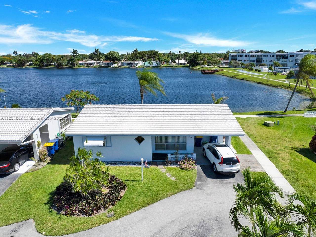 2458 Carlyle Ln - Photo 1