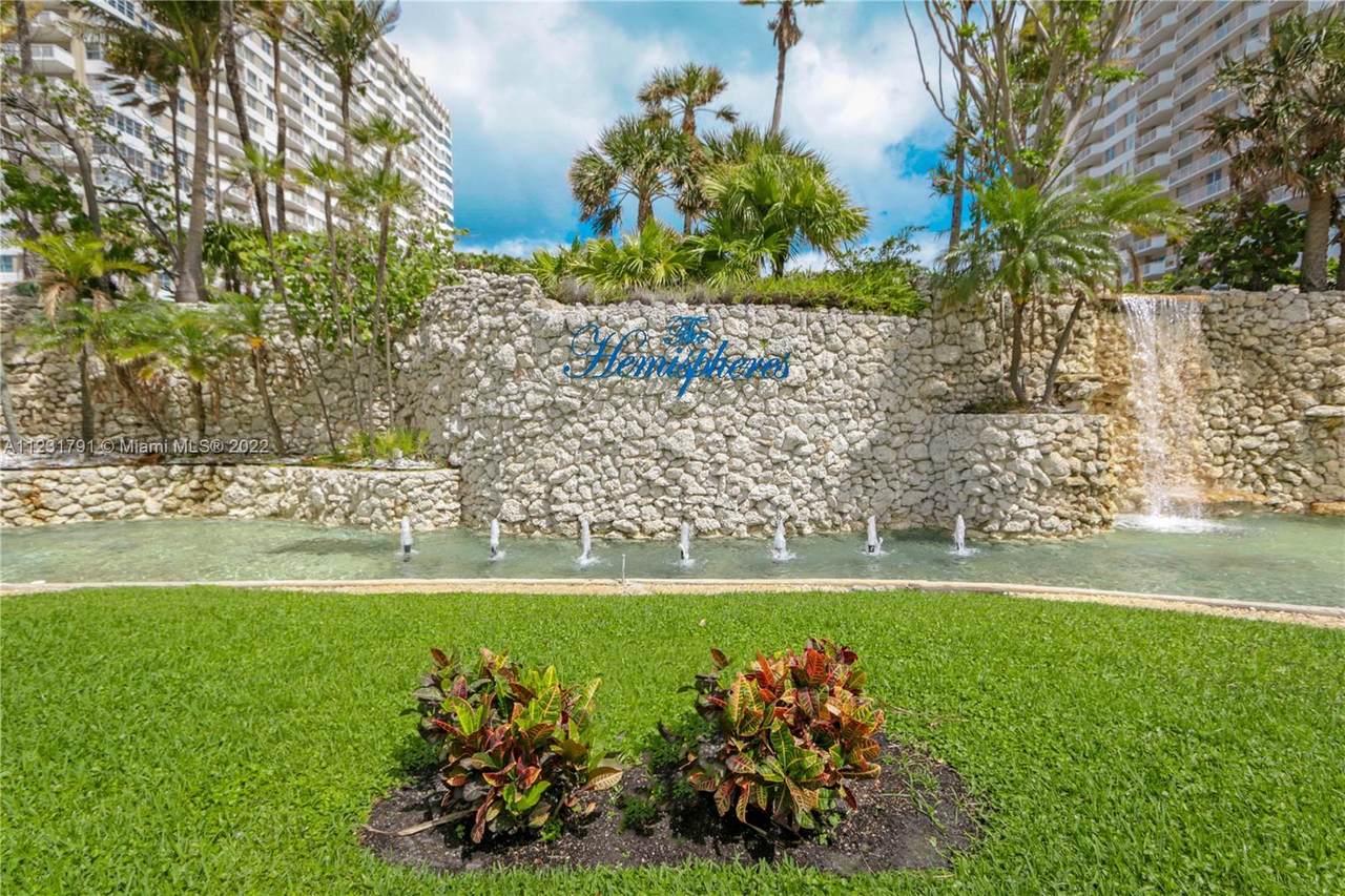 1980 Ocean Dr - Photo 1