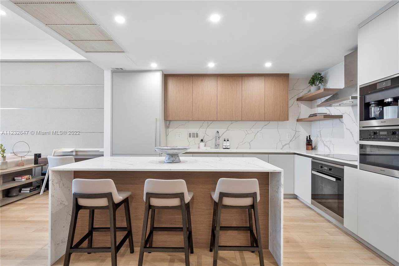 2301 Collins Ave - Photo 1