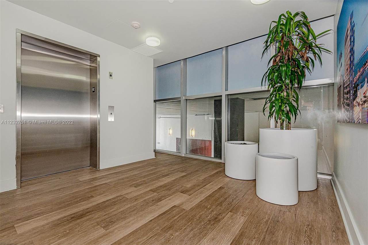 75 6th St - Photo 1