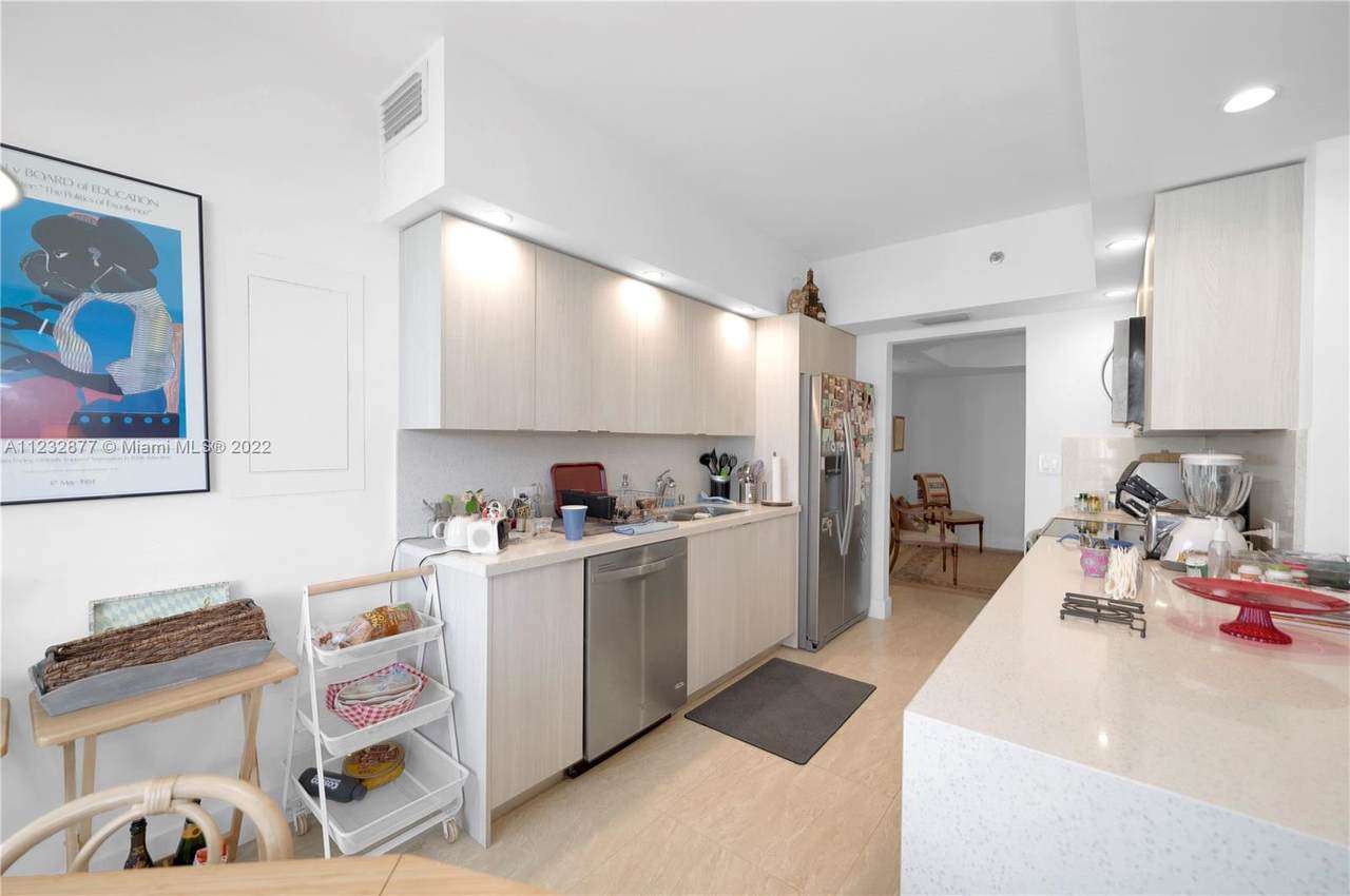 20191 Country Club Dr - Photo 1