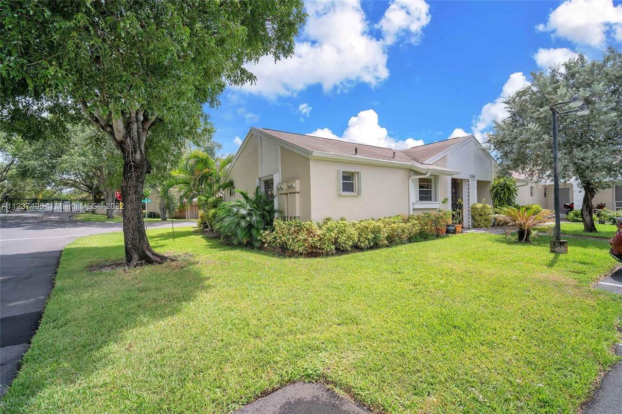21393 8th Ct - Photo 1