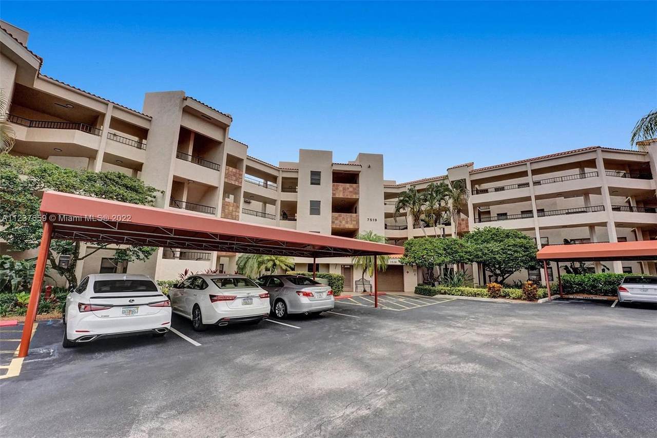7519 La Paz Blvd - Photo 1