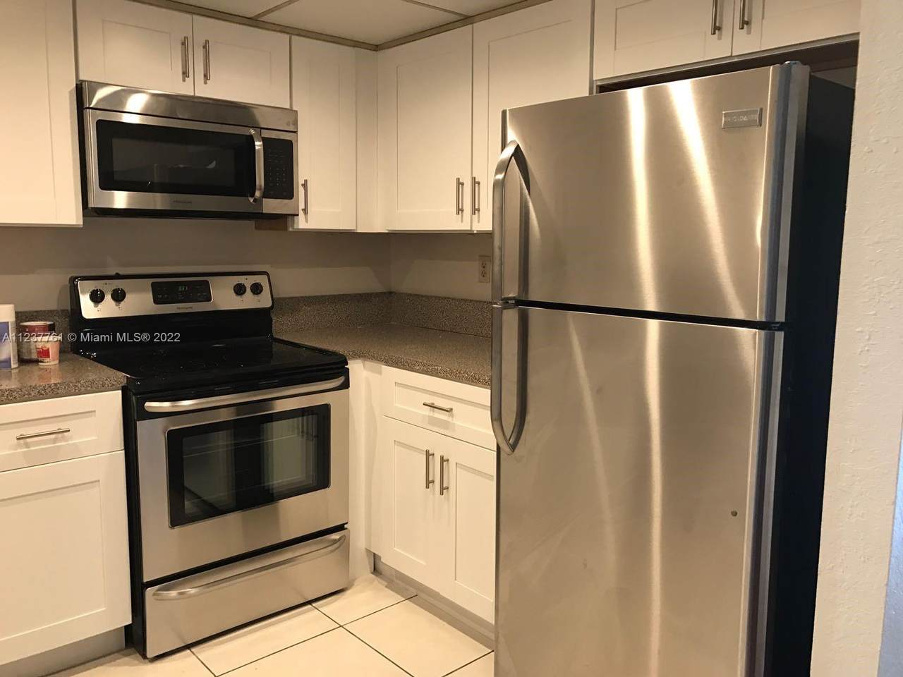 900 104th Ct - Photo 1