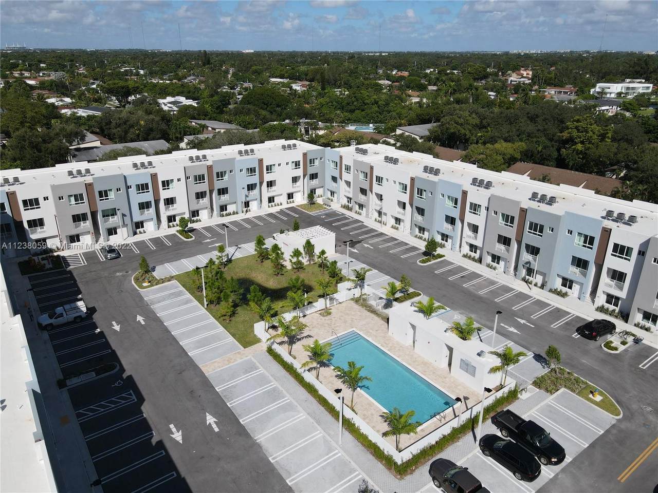 2535 193 St - Photo 1
