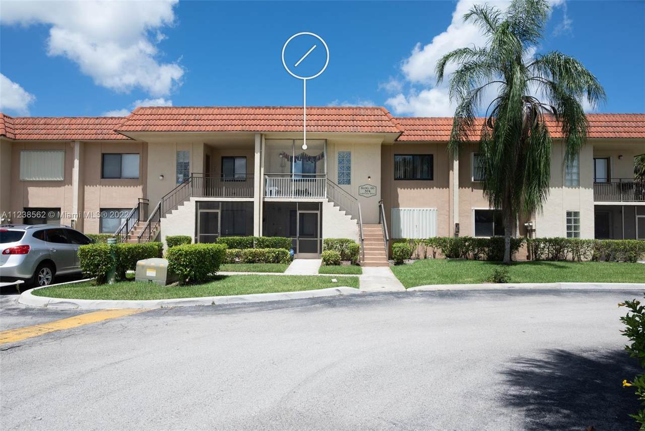 374 Lakeview Dr - Photo 1