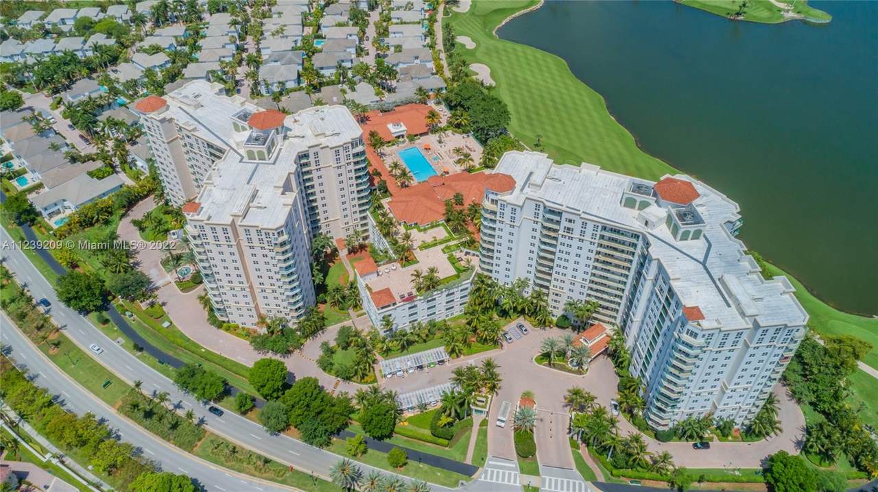 20000 Country Club Dr - Photo 1