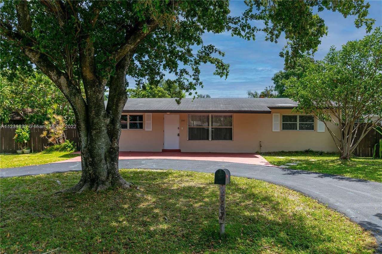 3557 Lloyd Dr - Photo 1