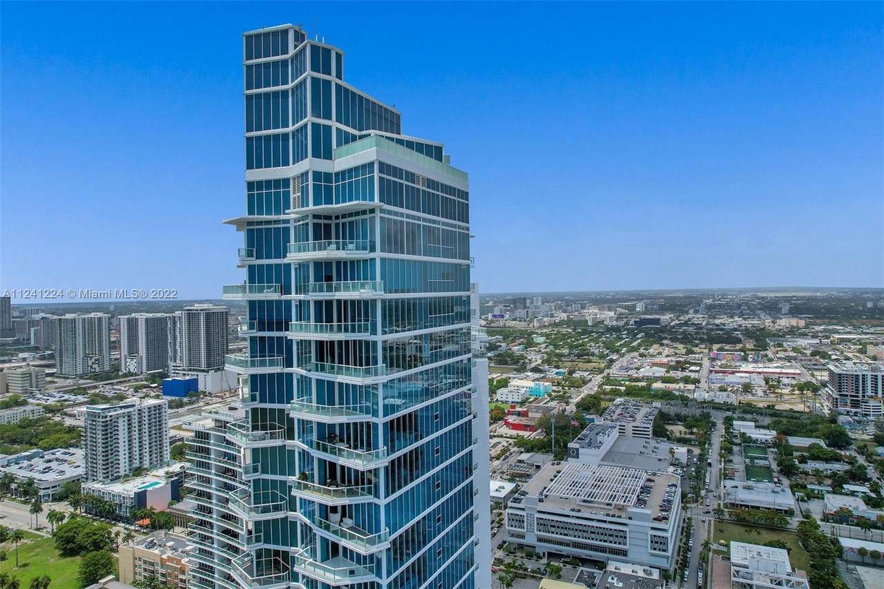 2020 Bayshore Dr - Photo 1