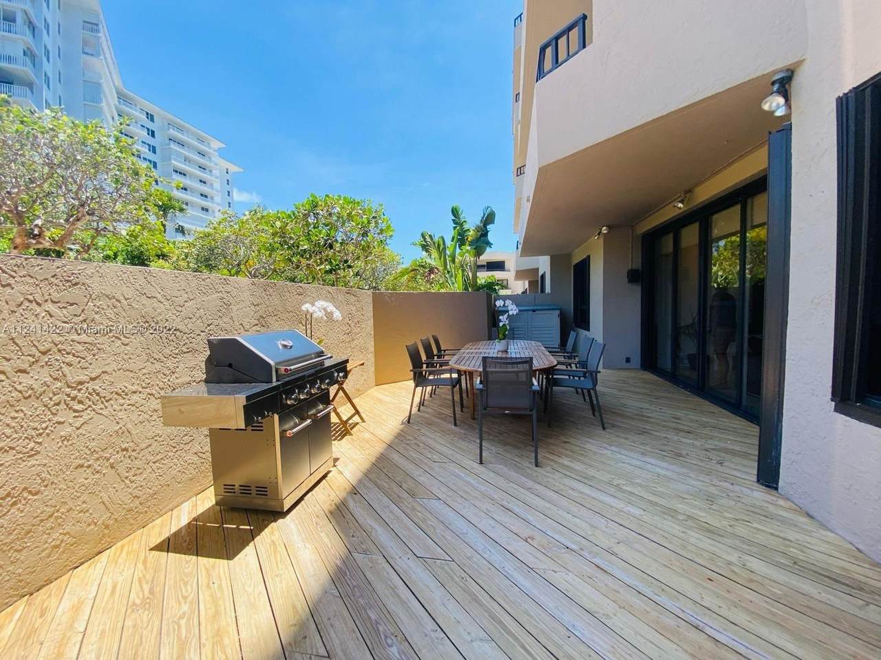 251 Crandon Blvd - Photo 1