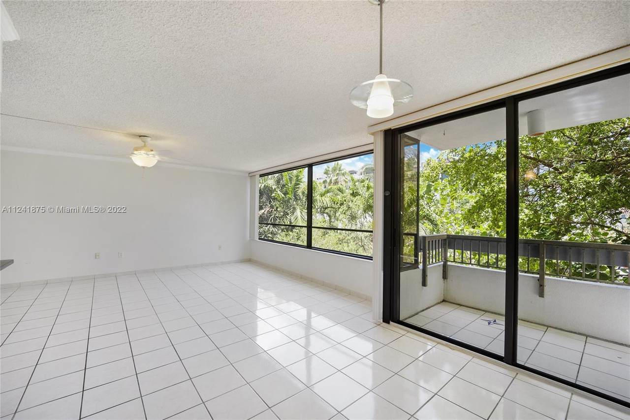 150 Sunrise Dr - Photo 1