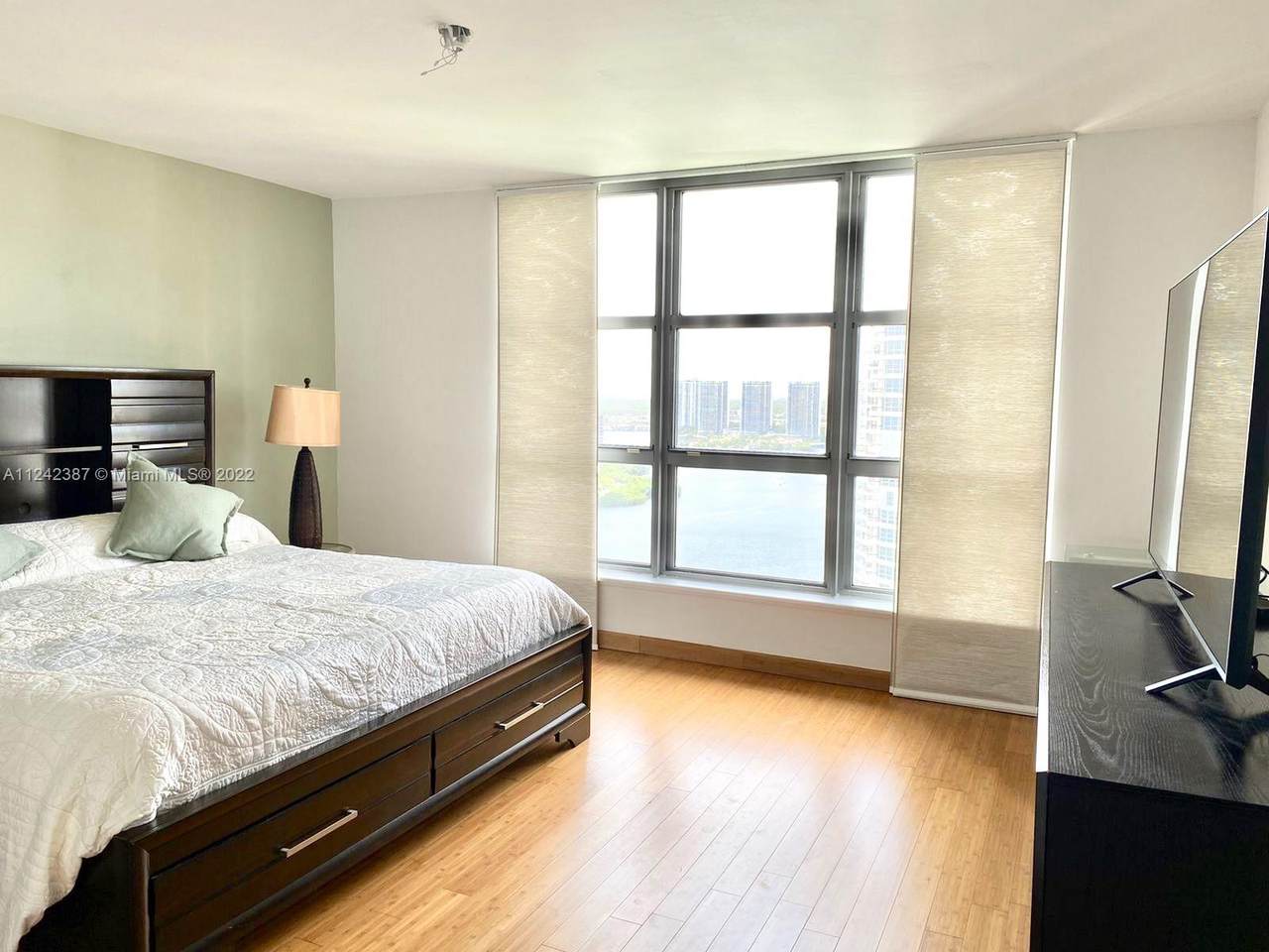 3500 Mystic Pointe Dr - Photo 1