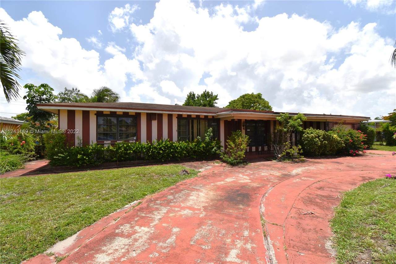 4210 20th St - Photo 1