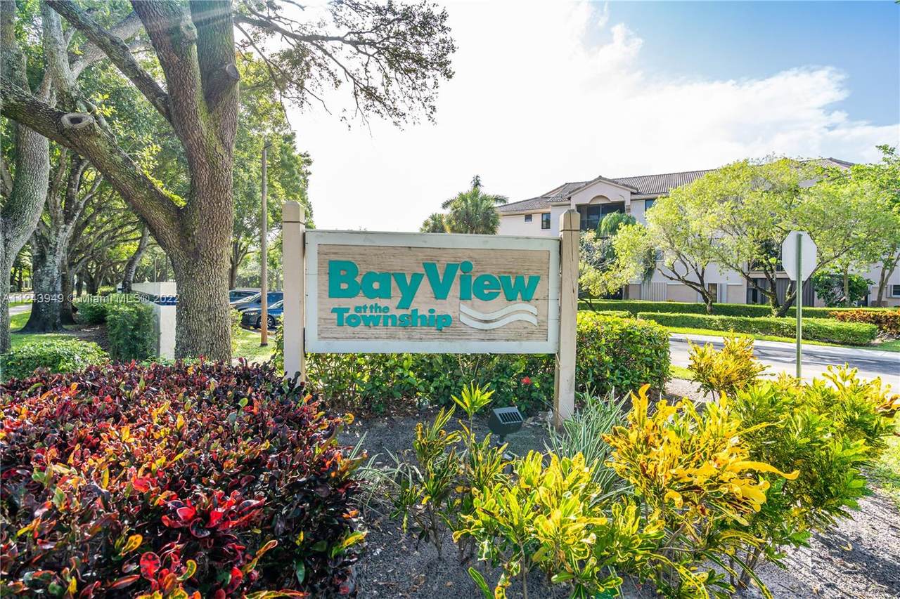 4161 Coral Tree Cir - Photo 1