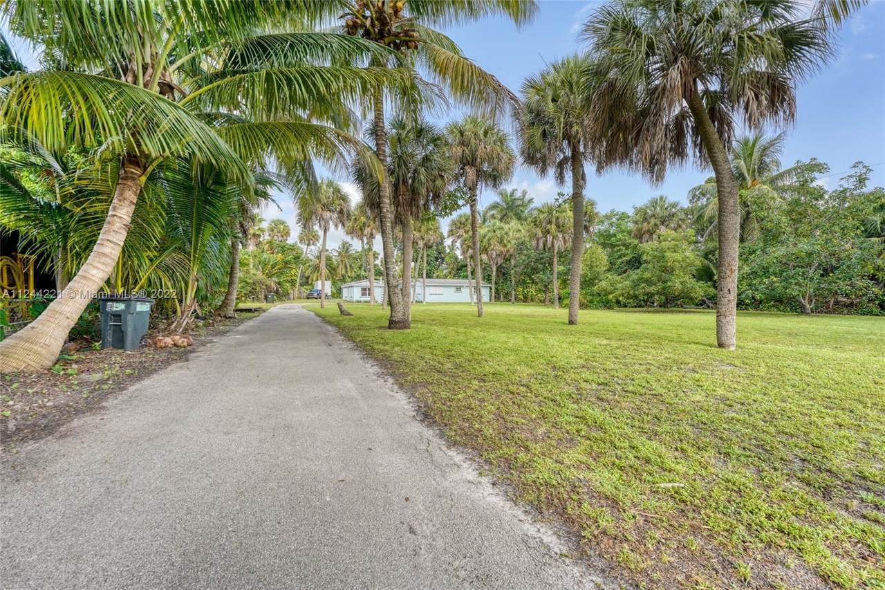 1841 29th Ave - Photo 1