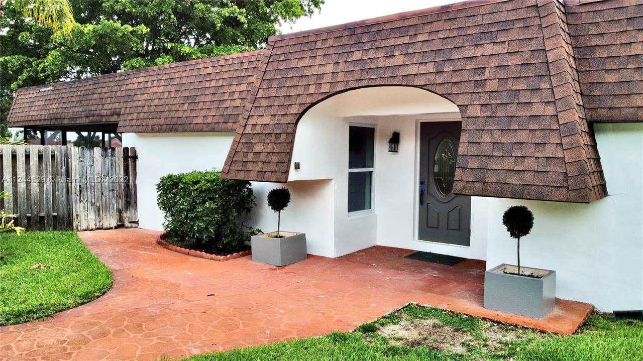 19100 Lake Dr - Photo 1