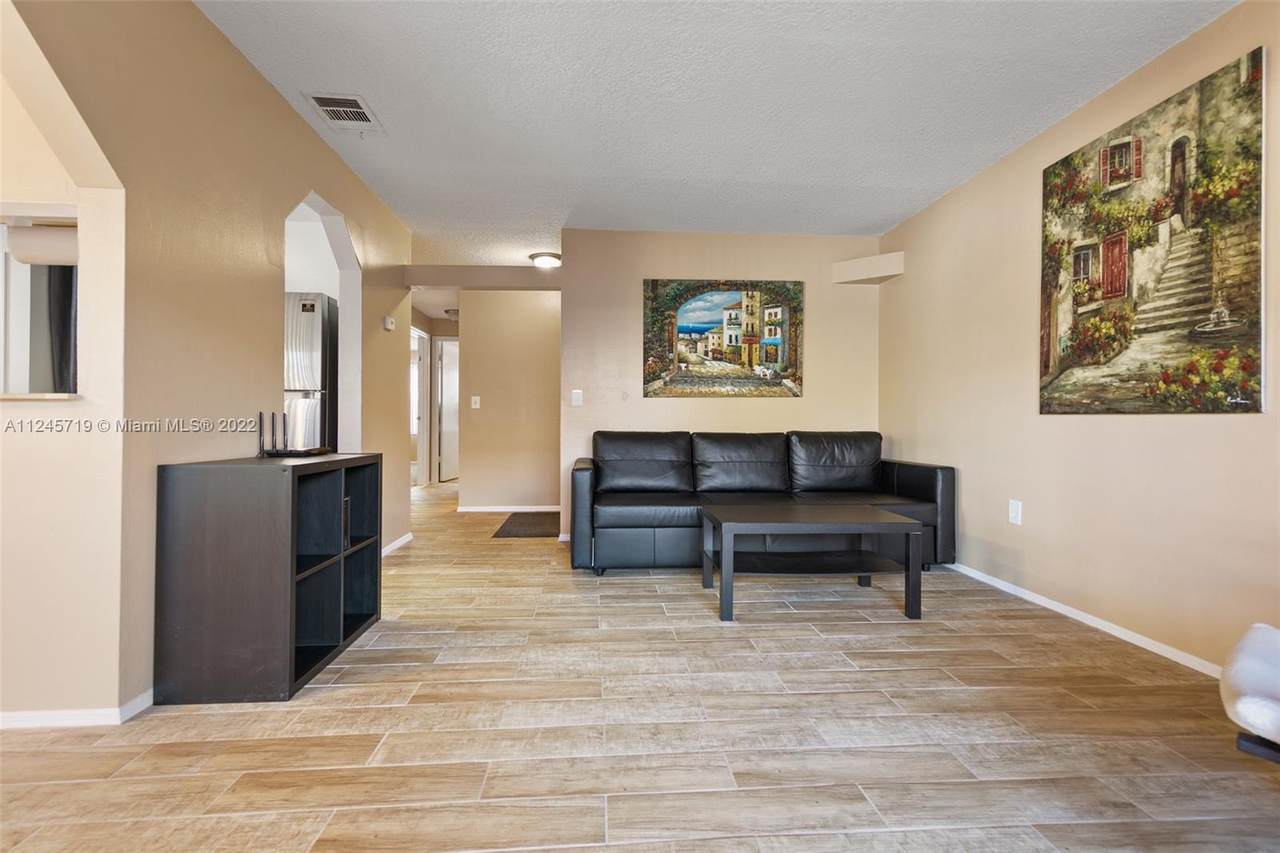 4927 Pinewood Drive - Photo 1