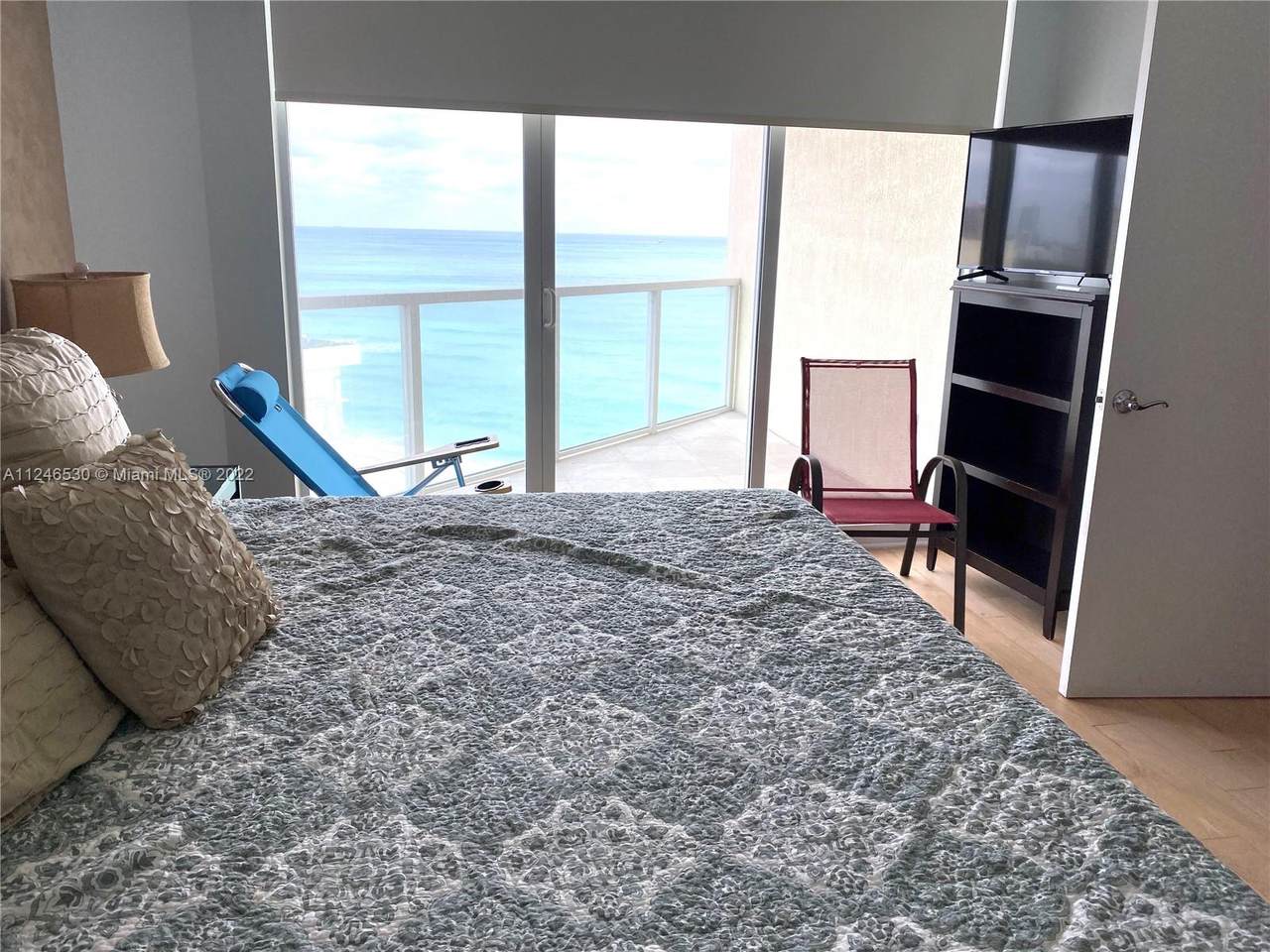 16699 Collins Ave - Photo 1