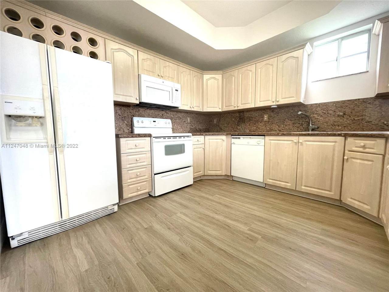 17415 75th Pl - Photo 1