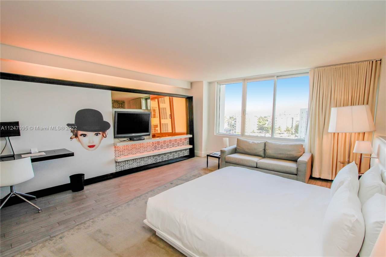 1100 West Ave - Photo 1