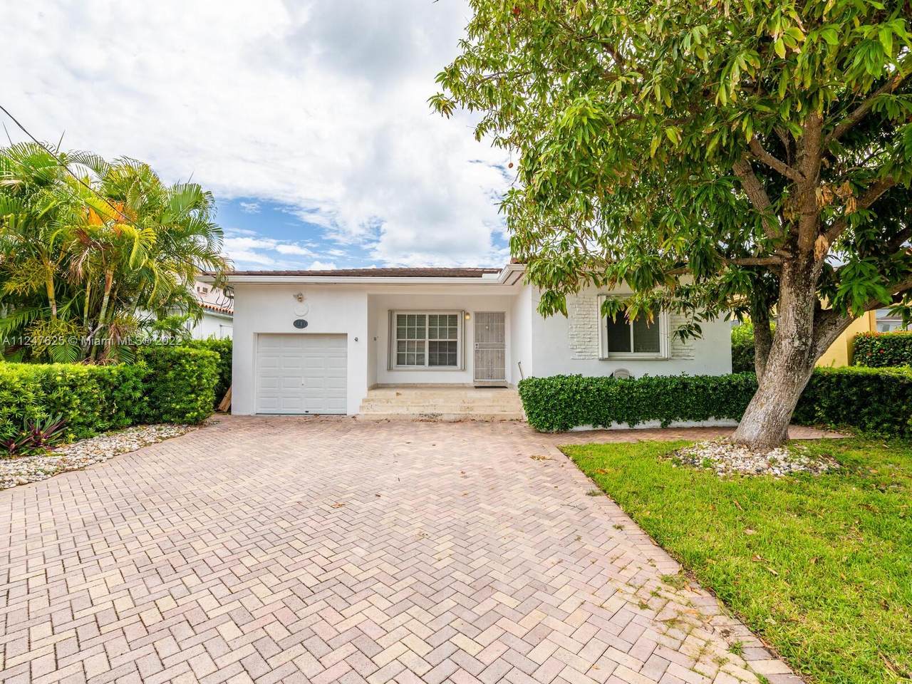 9441 Byron Ave - Photo 1