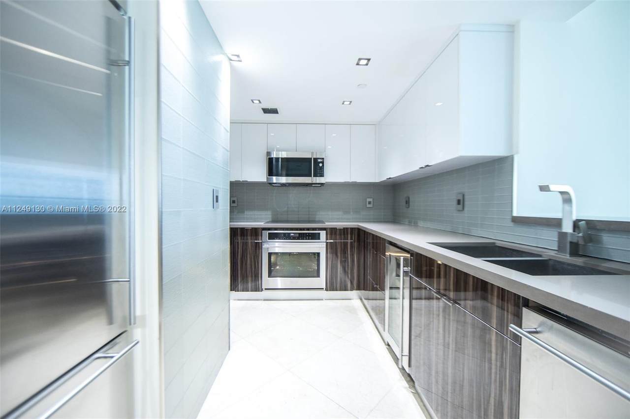 520 West Ave - Photo 1