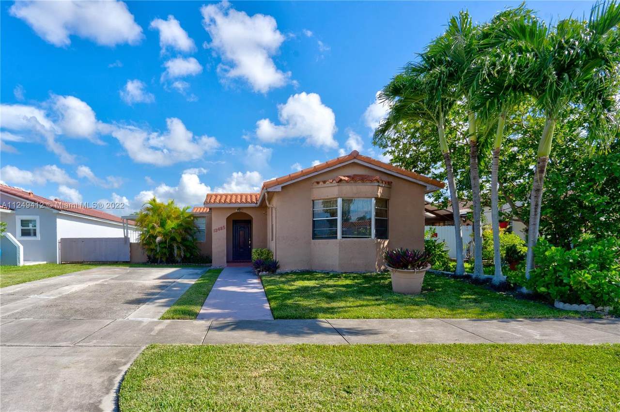 13485 38th Ln - Photo 1