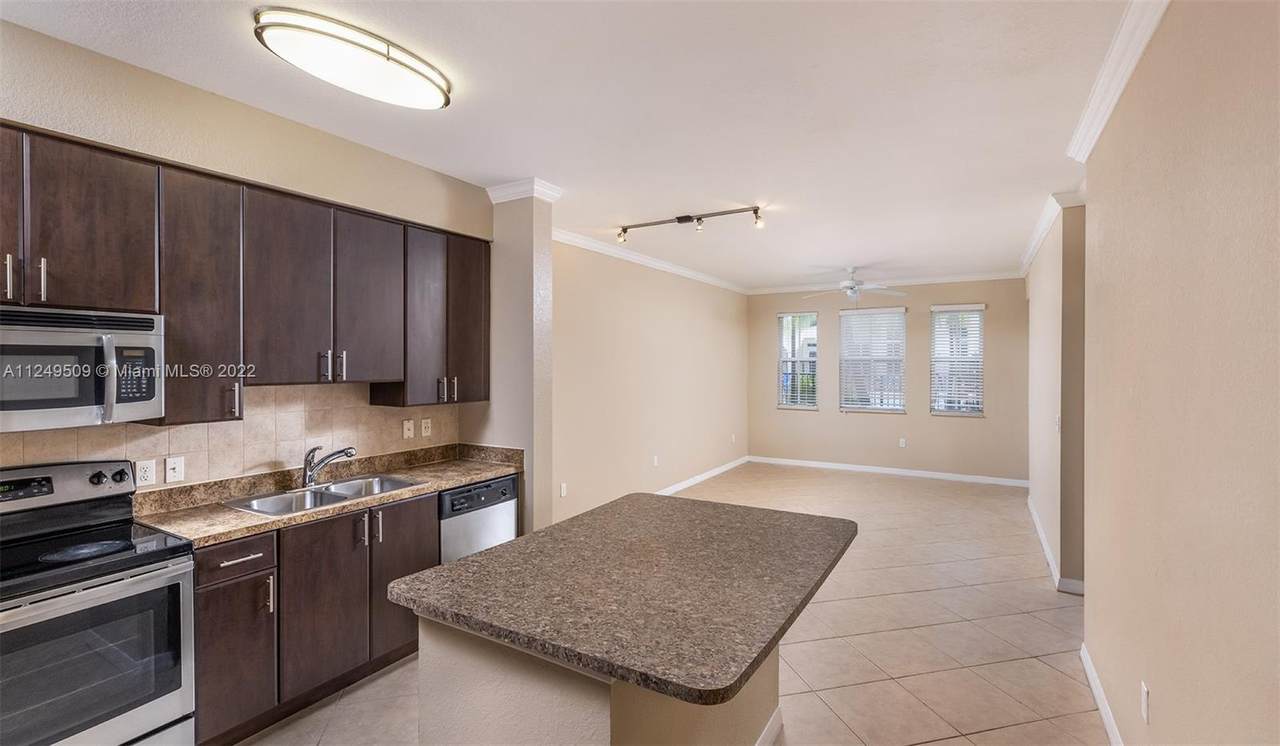 10170 7th St - Photo 1