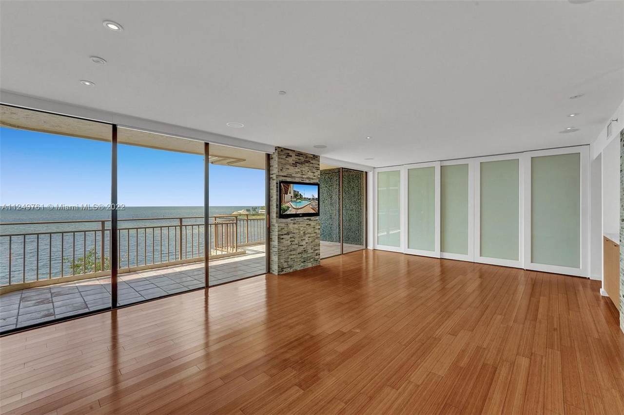 1632 Bayshore Ct - Photo 1