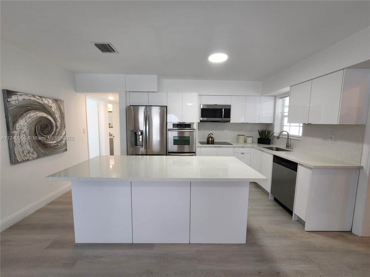 2140 89th Pl - Photo 1