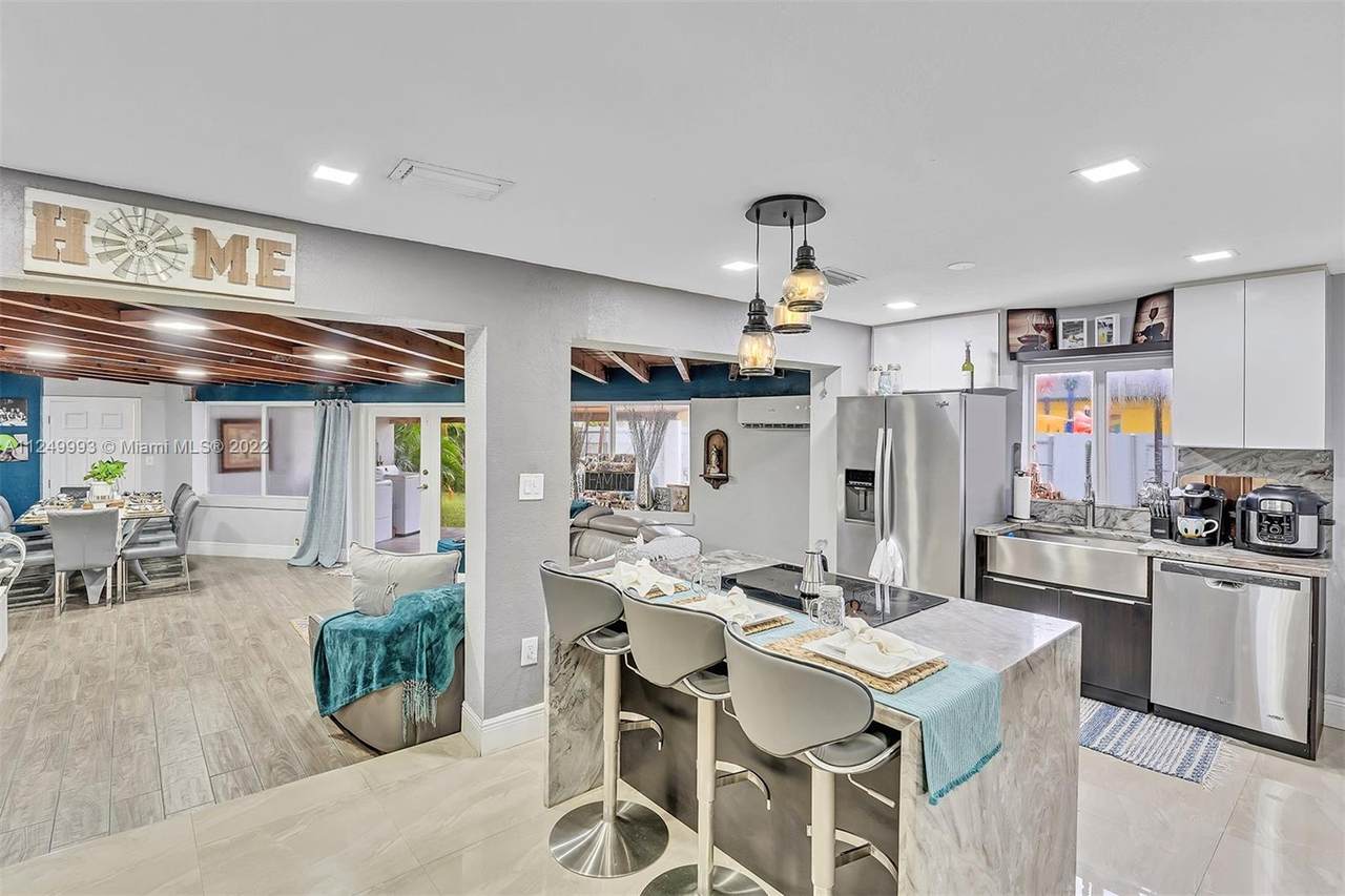 3129 67th Ave - Photo 1