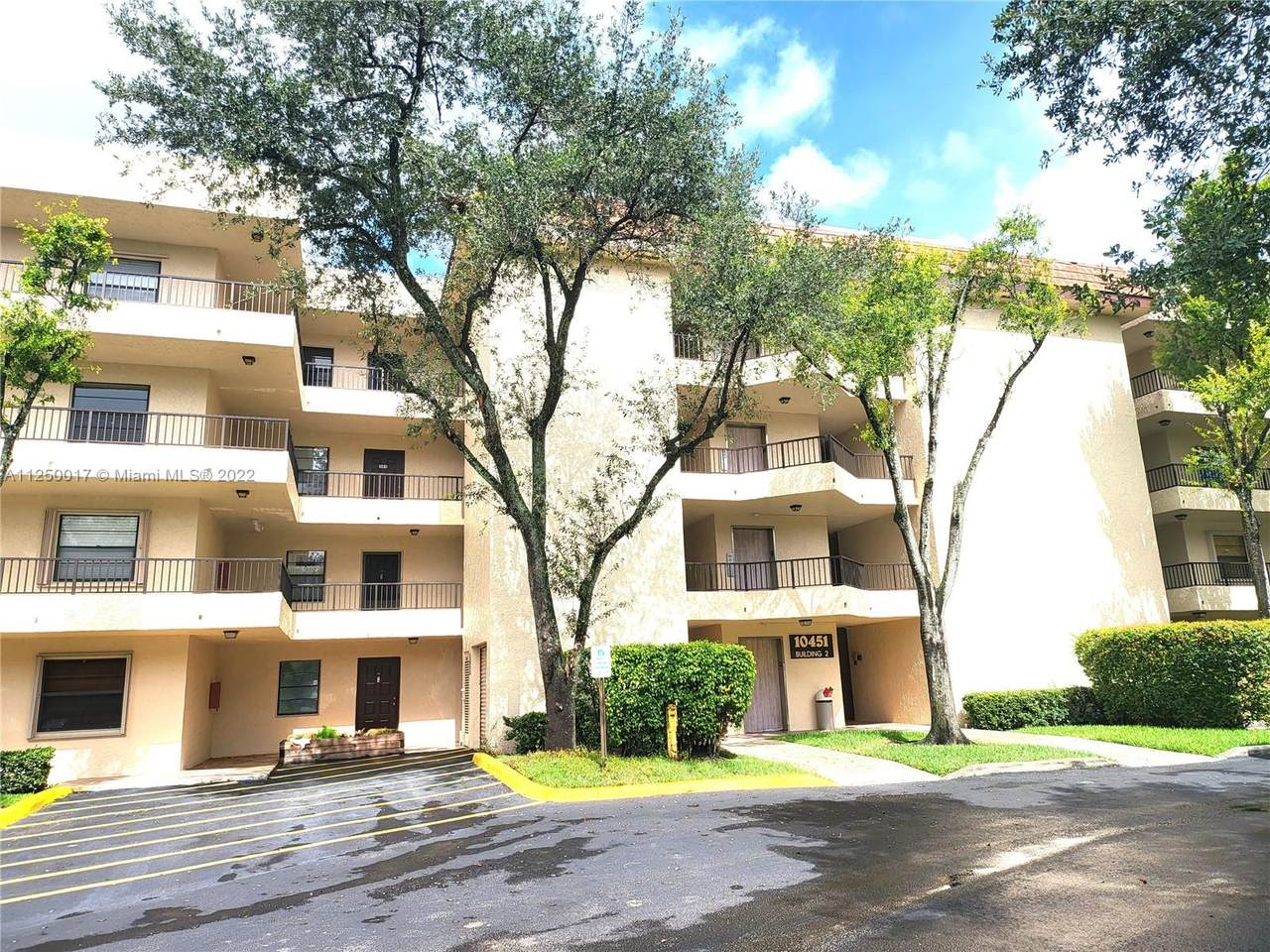 10451 Broward Blvd - Photo 1