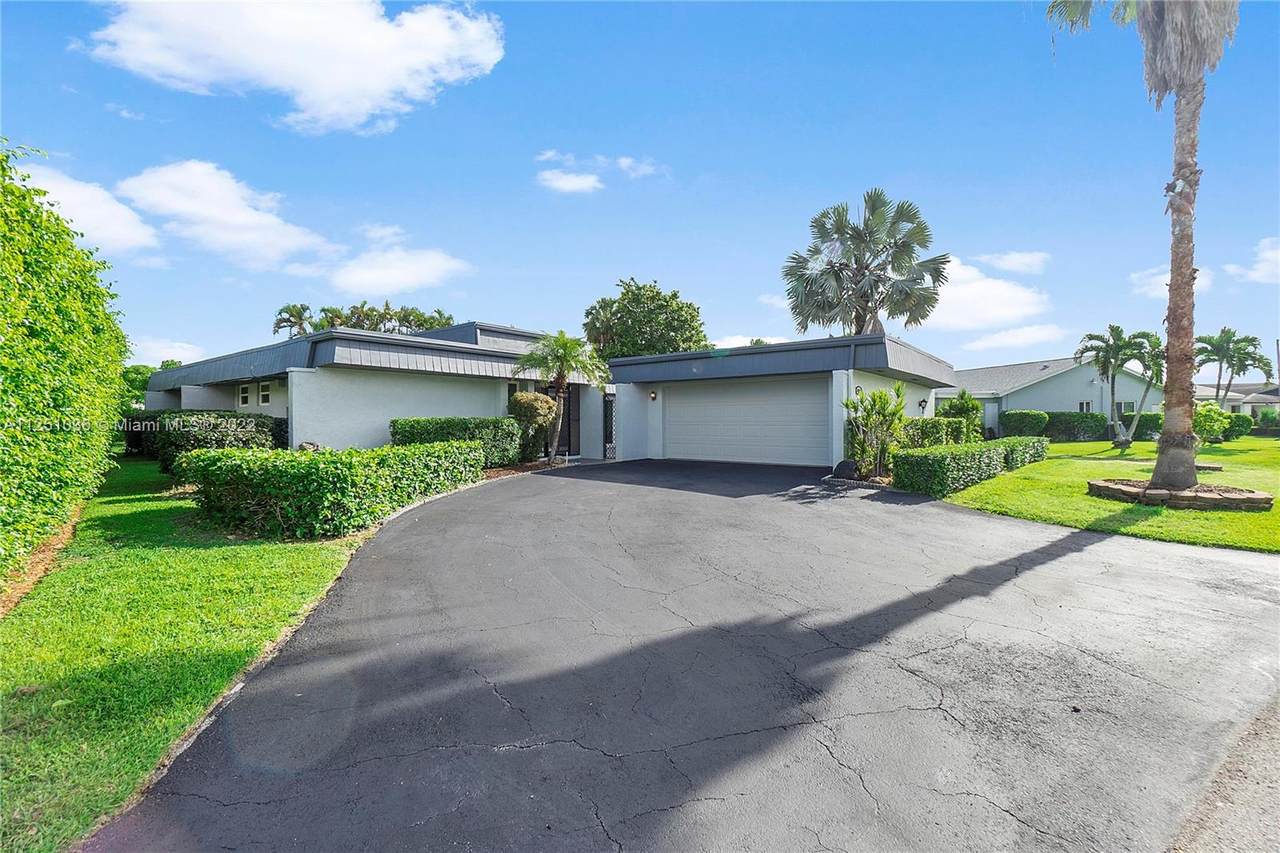 4909 Holly Dr - Photo 1