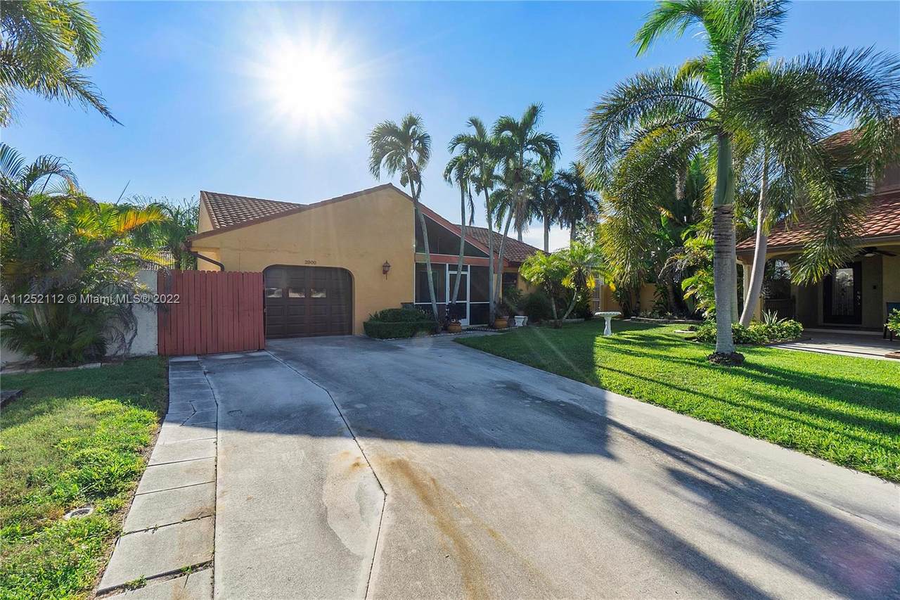 2900 Albatross Dr - Photo 1