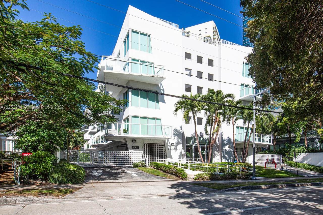 1528 Brickell Ave - Photo 1