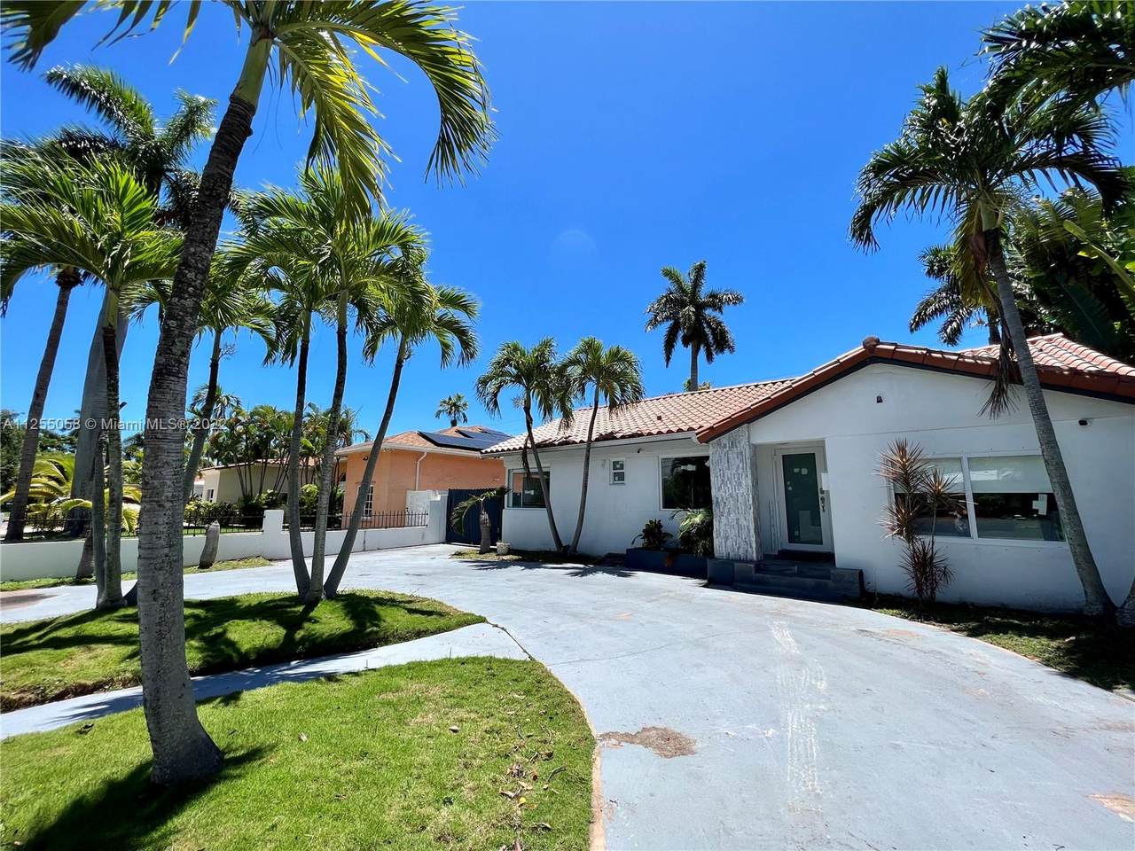1460 Marseille Dr - Photo 1