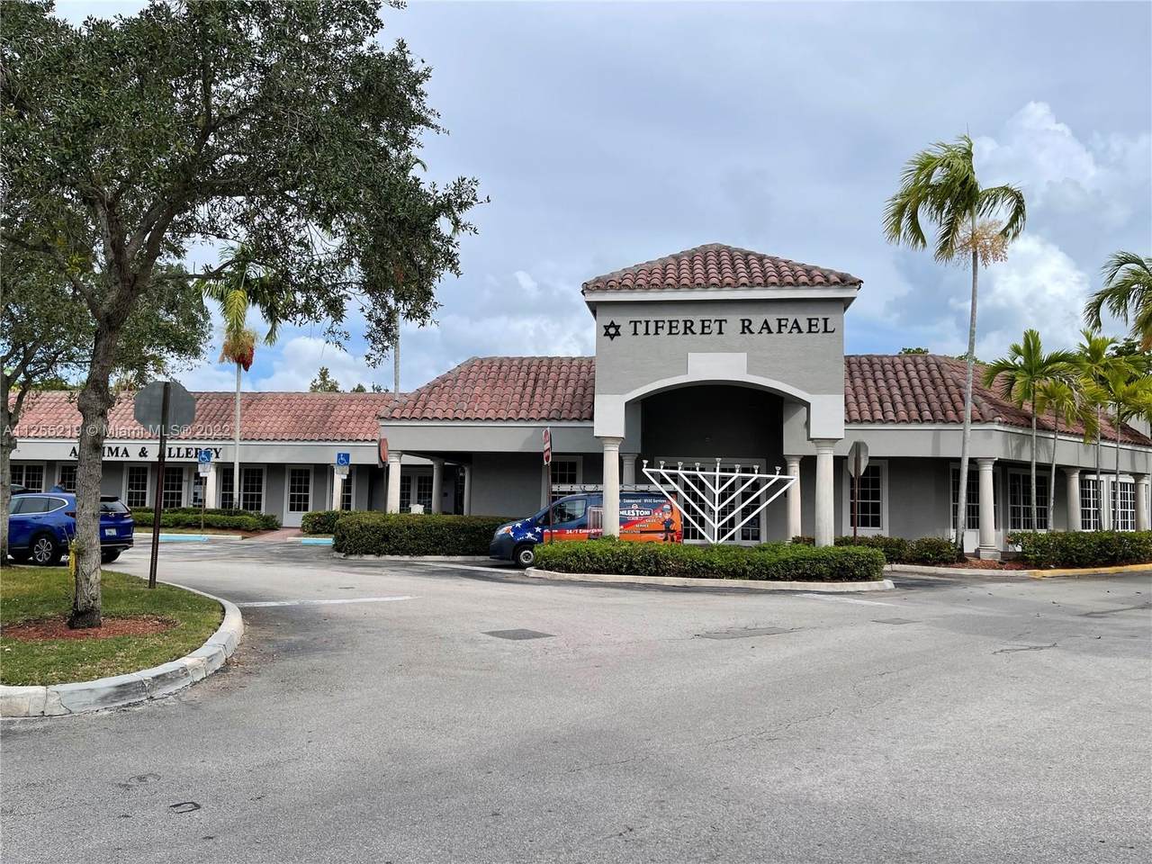 9675 Broward Blvd - Photo 1