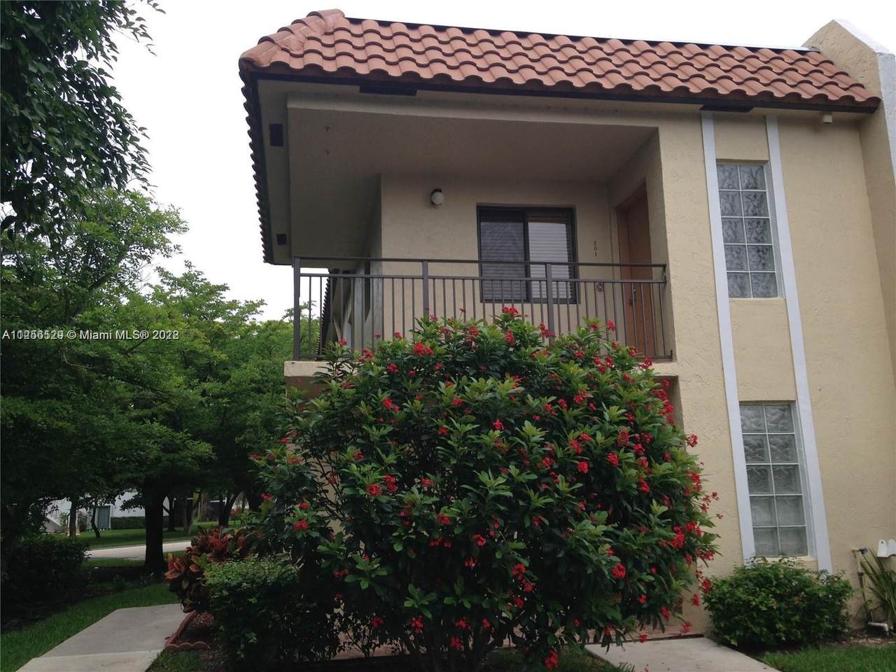 434 Lakeview Dr - Photo 1