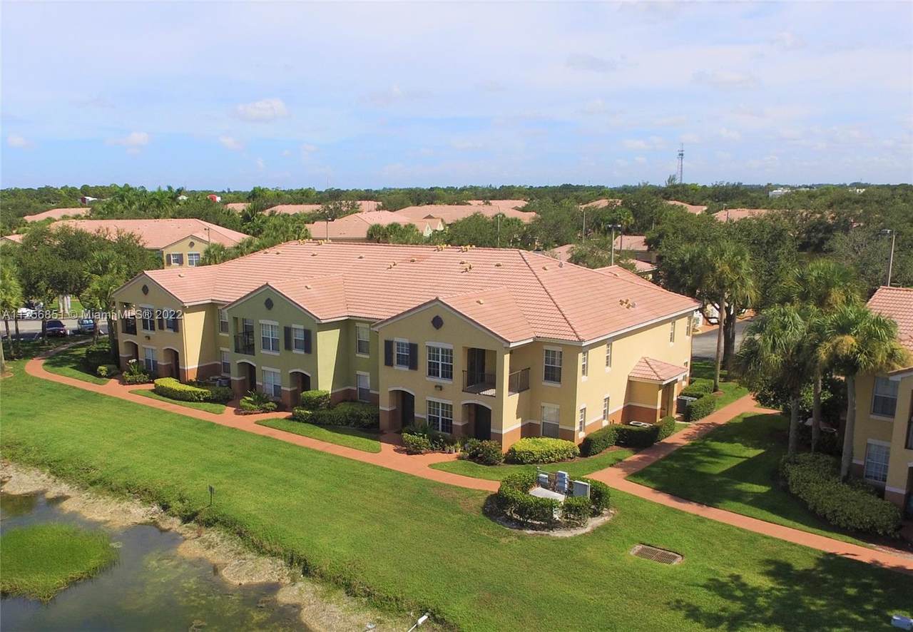 10366 Fox Trail Rd S - Photo 1