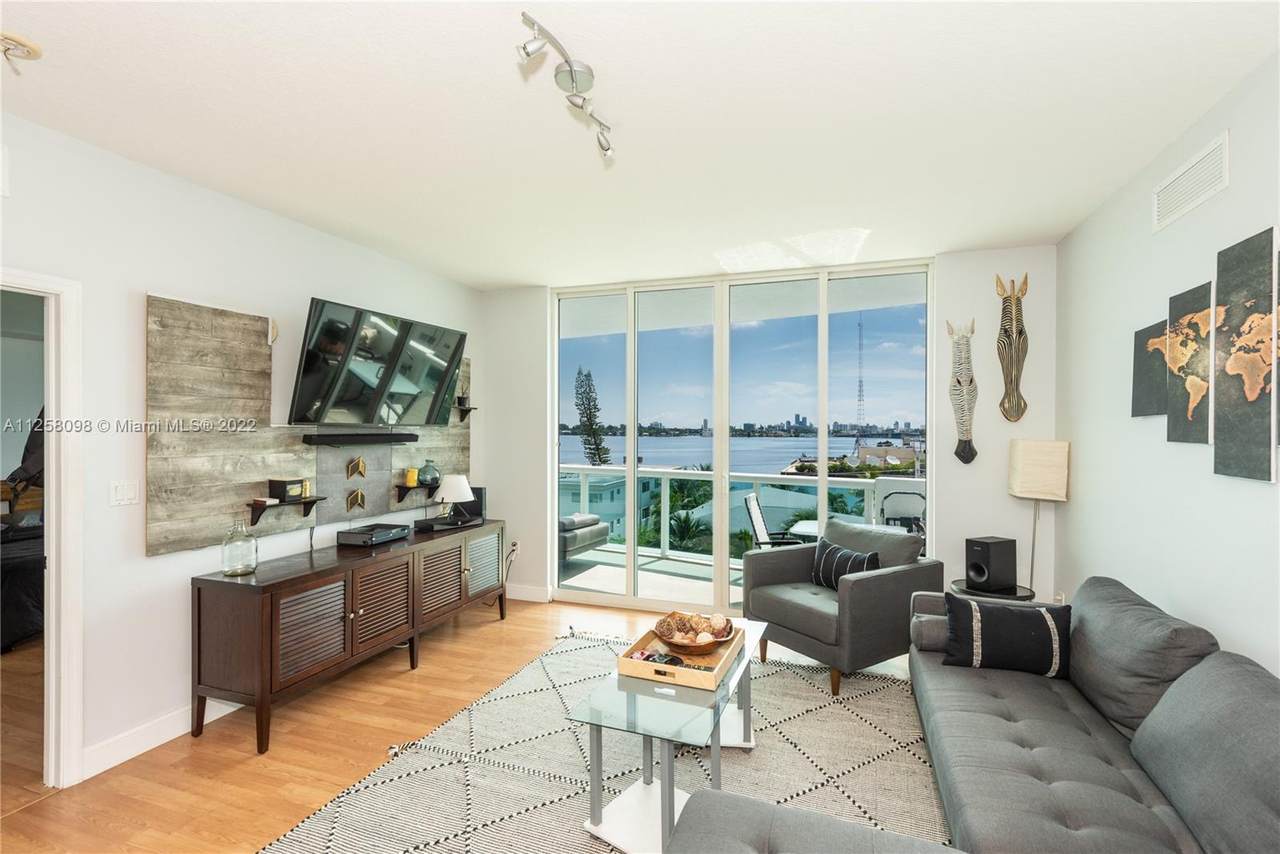 7910 Harbor Island Dr - Photo 1