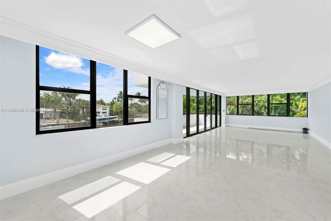 9660 Bay Harbor Dr - Photo 1