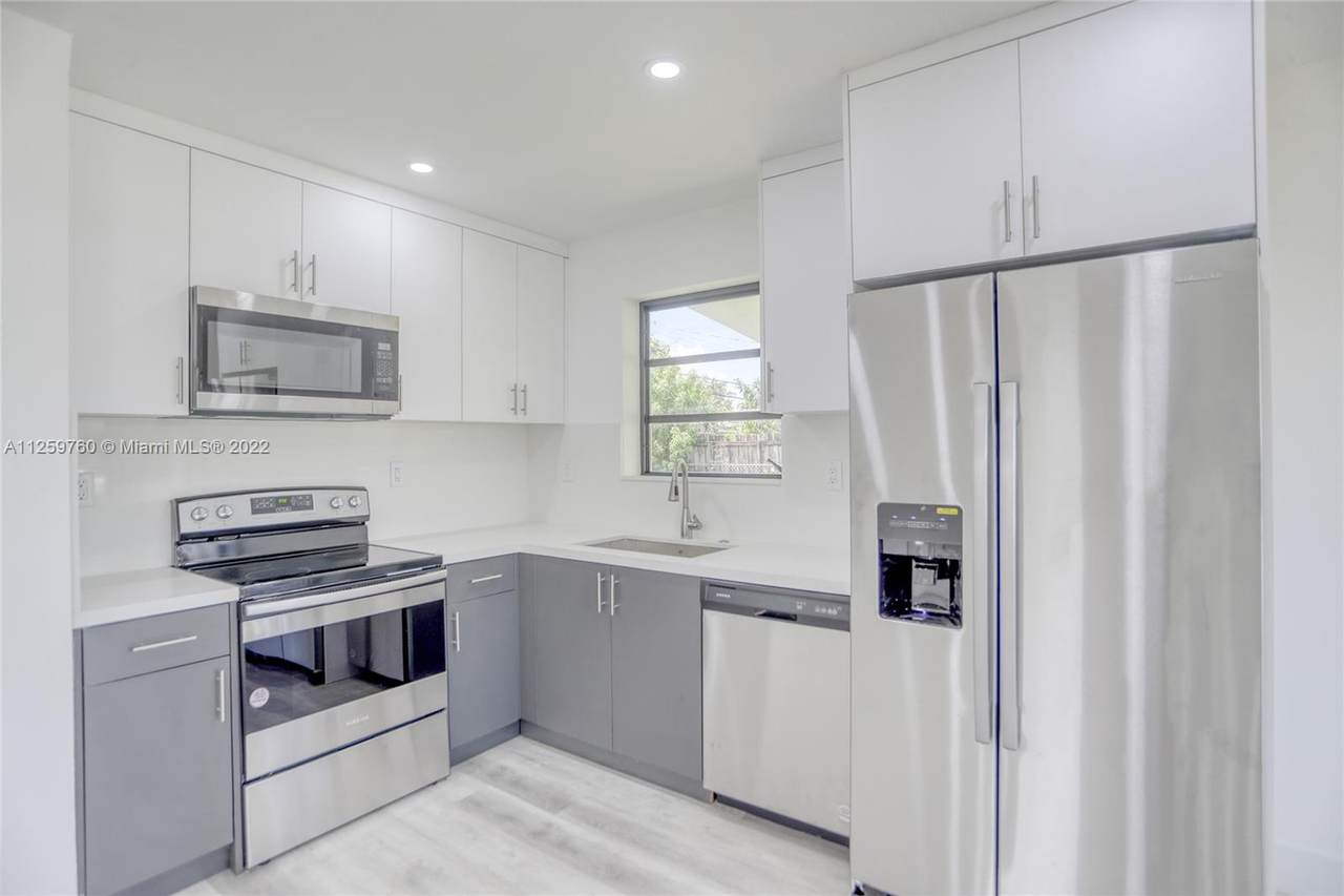 10760 47th St - Photo 1