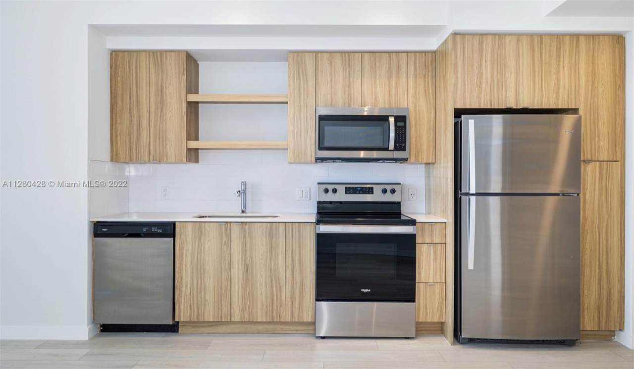555 8th St - Photo 1