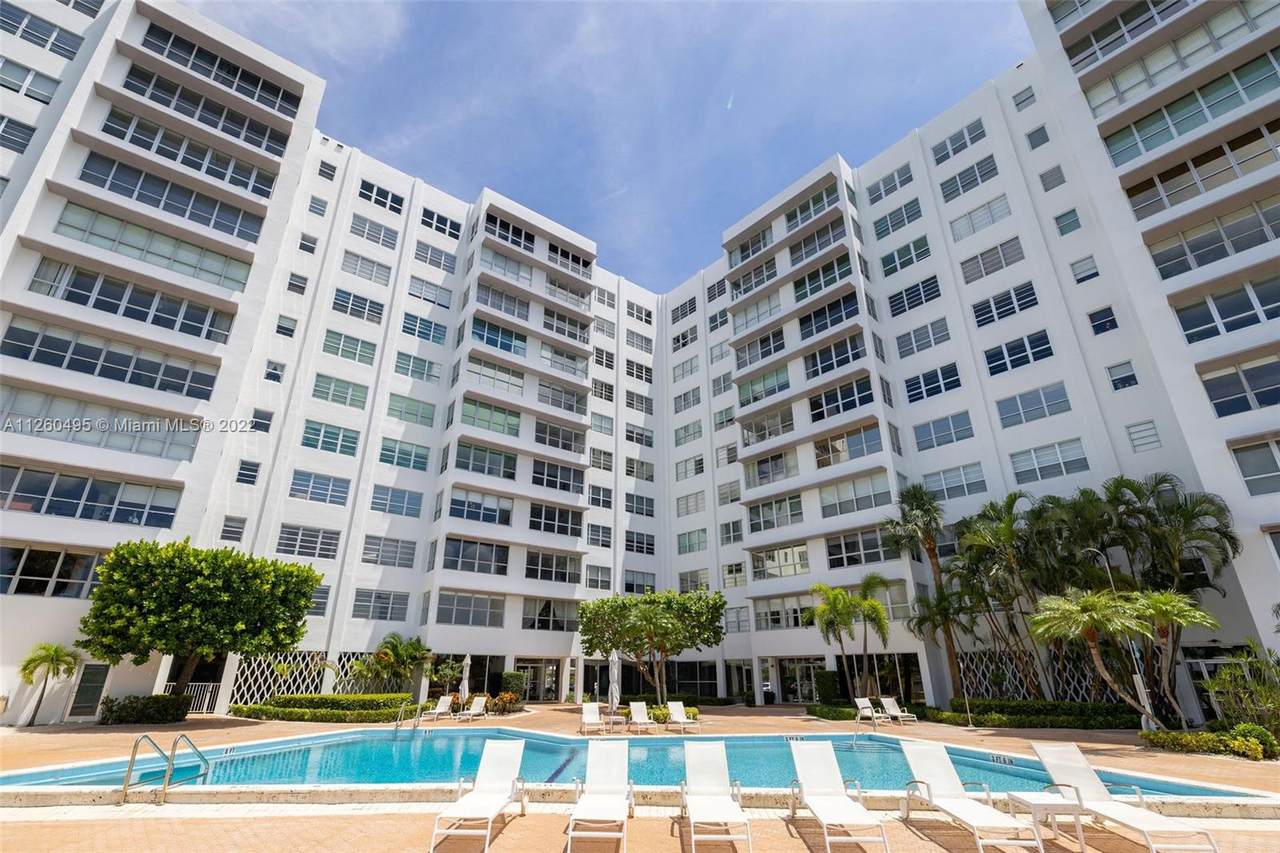 9100 Bay Harbor Dr - Photo 1