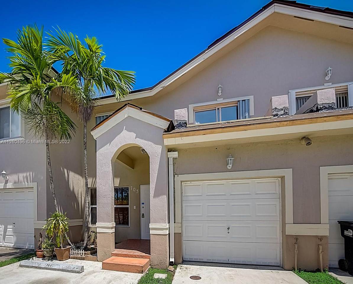 8801 109th Ct - Photo 1