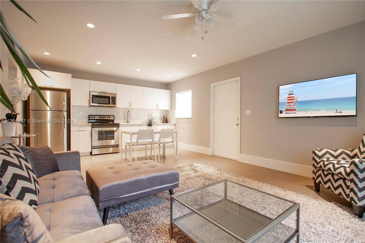 60 76th St - Photo 1