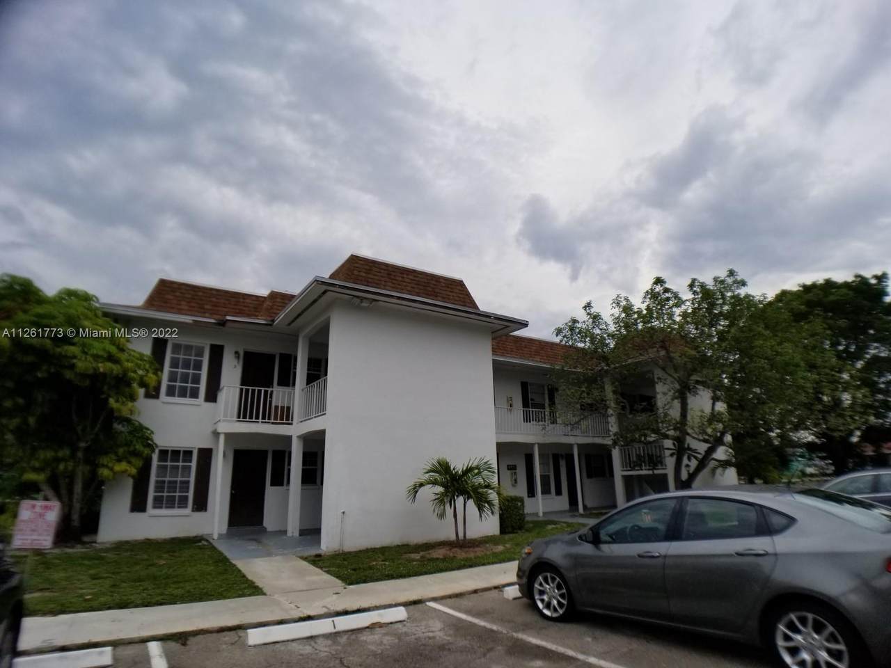 4951 Wedgewood Way - Photo 1