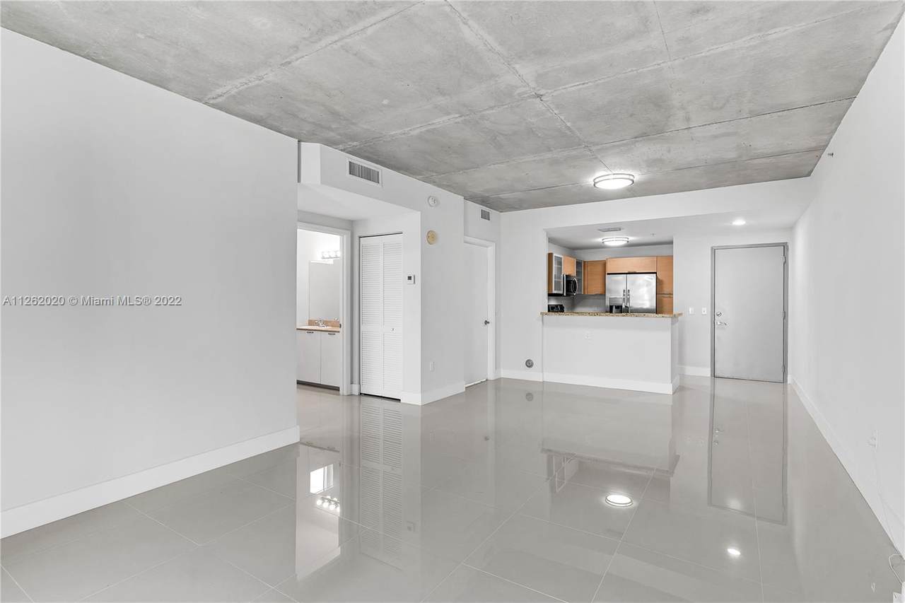 3180 22nd Ter - Photo 1