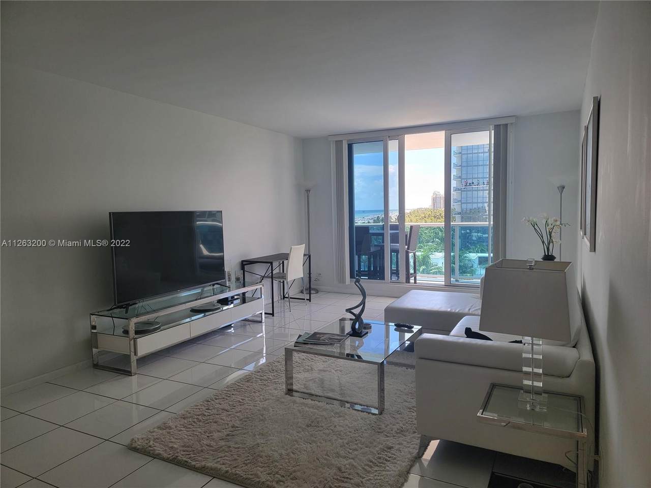 2301 Collins Ave - Photo 1