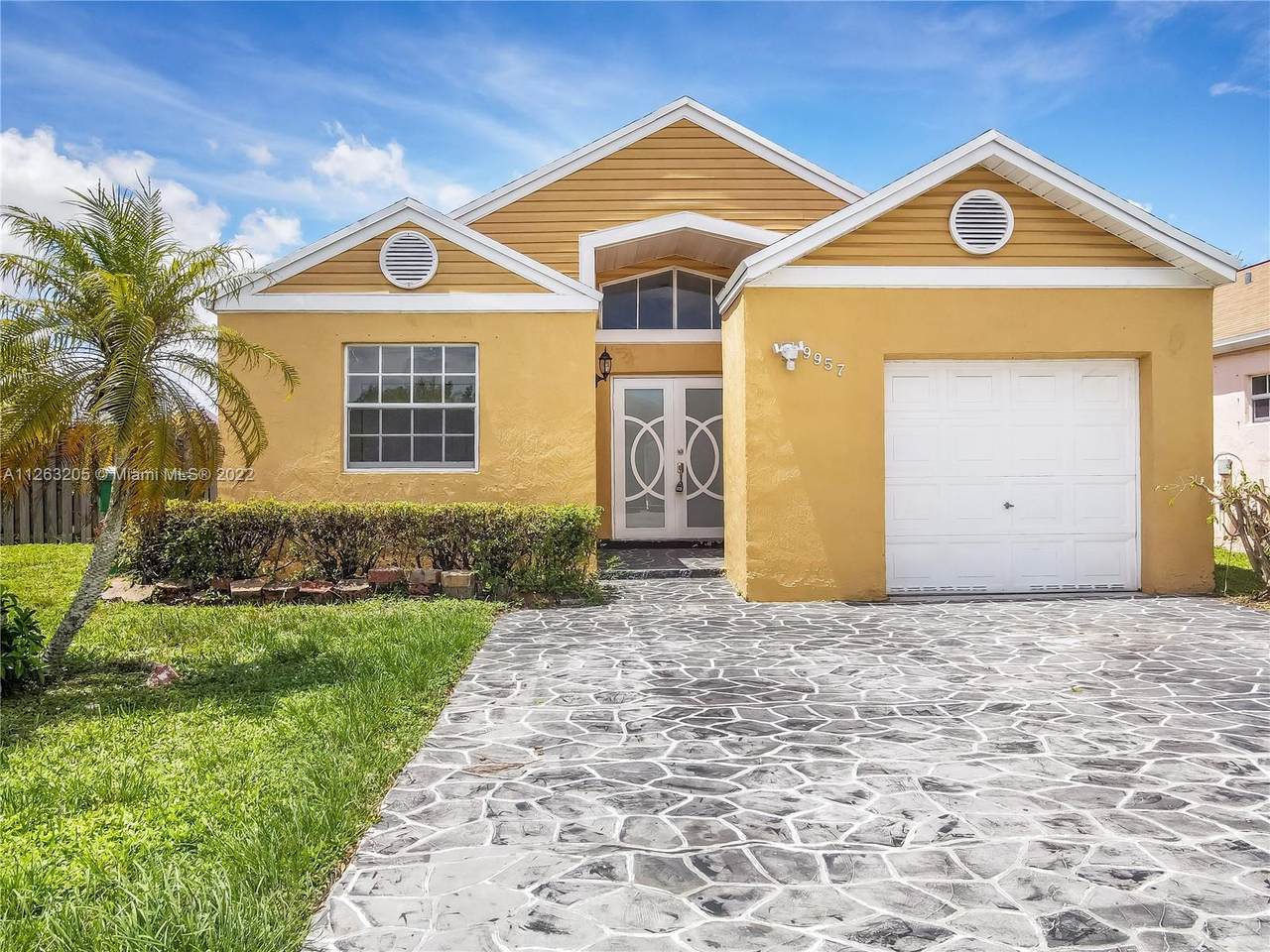 9957 Elm Ln - Photo 1